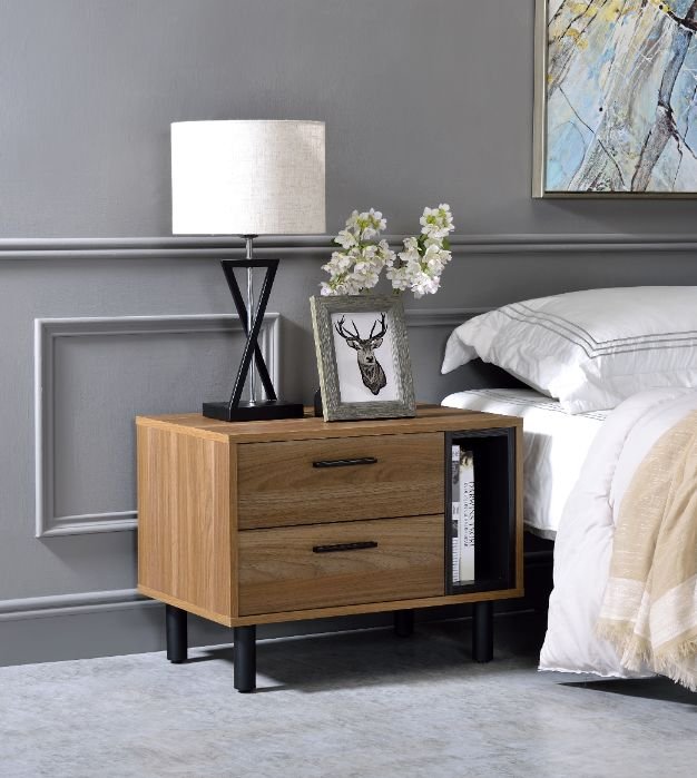 trolgar-brown-oak-black-accent-table-5