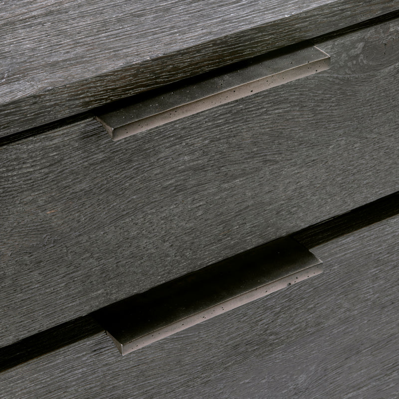 Menton Dresser