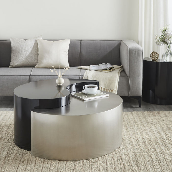 ying-yang-coffee-table-in-black-silver-1